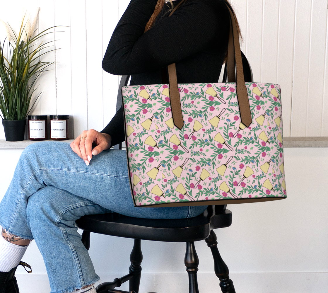 Handbell Floral Vegan Leather Tote Bag (2025-03-07, 8:37 a.m.)