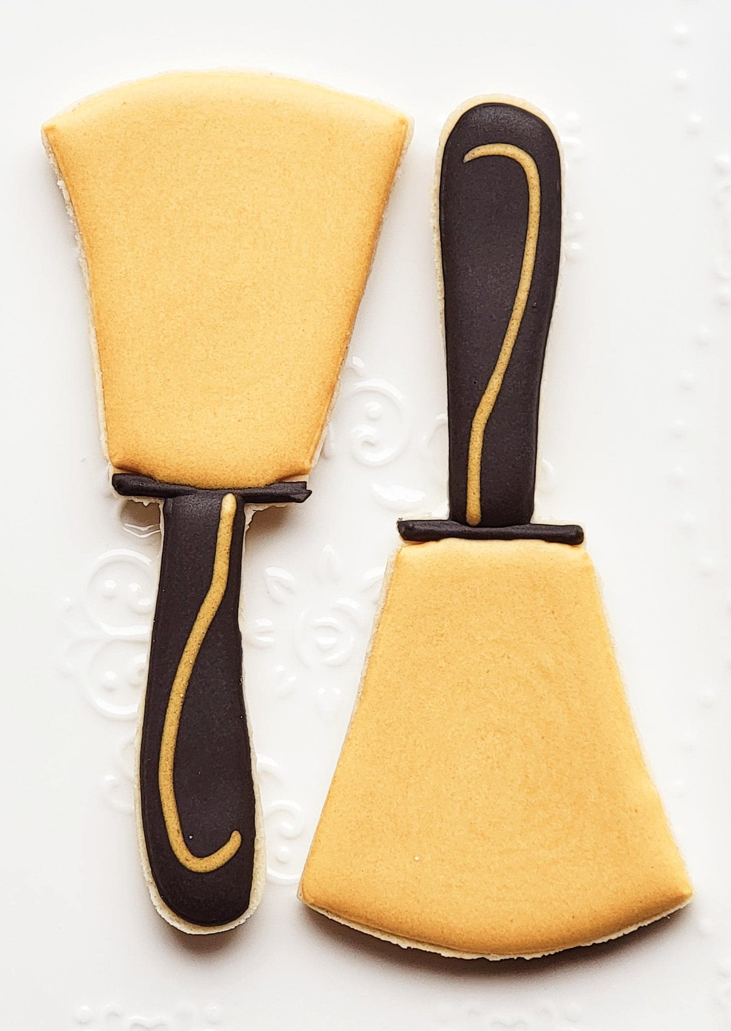 English Handbell Cookie Cutter - 5 inch